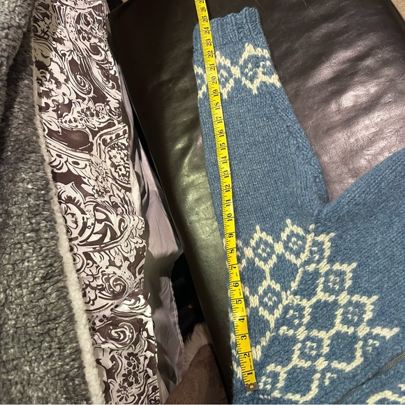 COPY - Handmade heavy duty wool cardigan zip up sweater - Picture 7 of 7